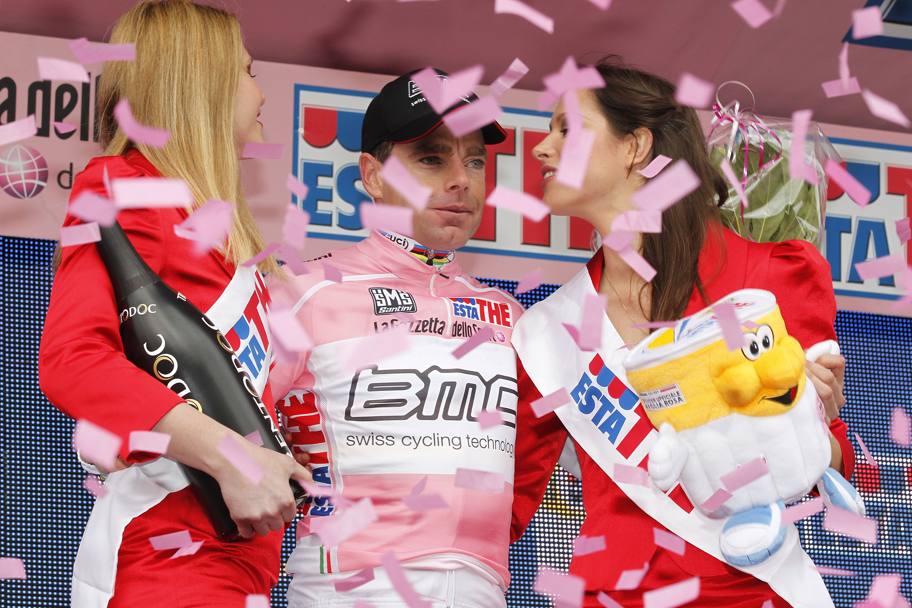 93 Giro d’Italia 2010, 2/a tappa Amsterdam - Utrecht: Evans in maglia rosa (BettiniPhoto)